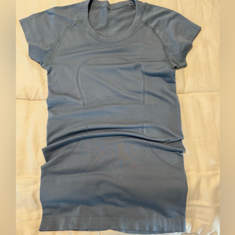 athletic top